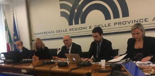 L'assessore FVG ai Sistemi informativi, Sebastiano Callari (al centro nella foto), presenzia alla commissione Agenda Digitale nell'ambito della Conferenza Regioni